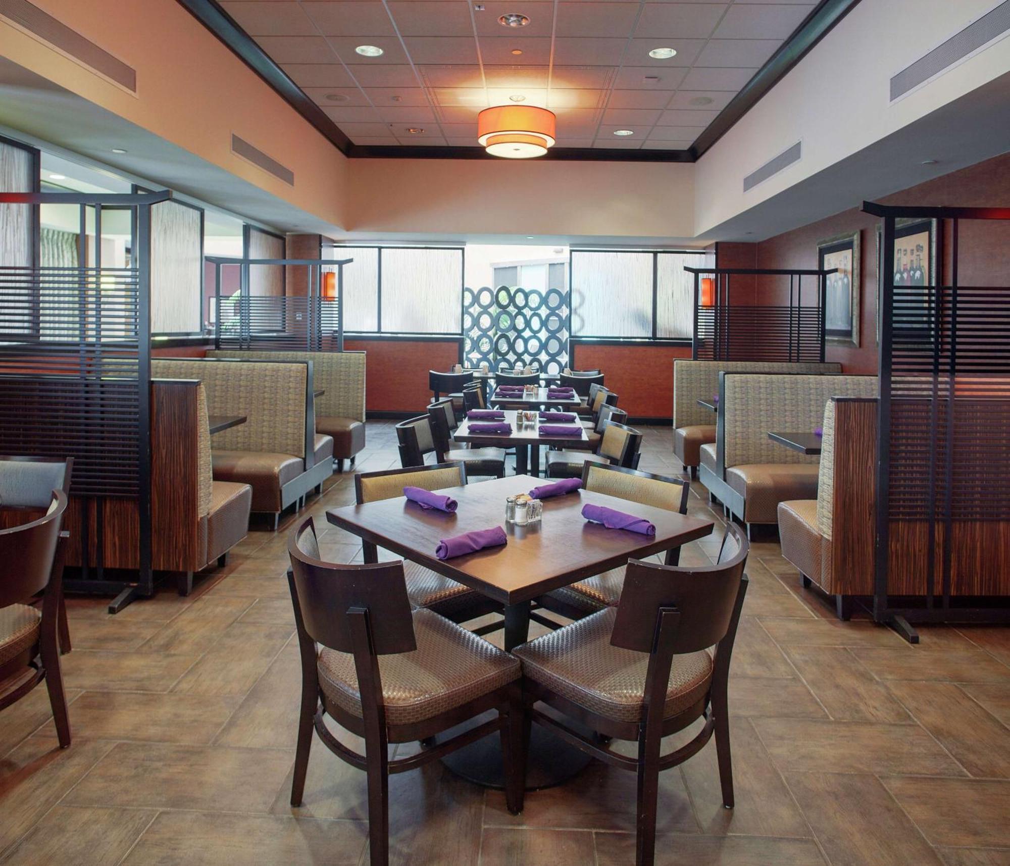 Doubletree Suites By Hilton Bentonville Buitenkant foto