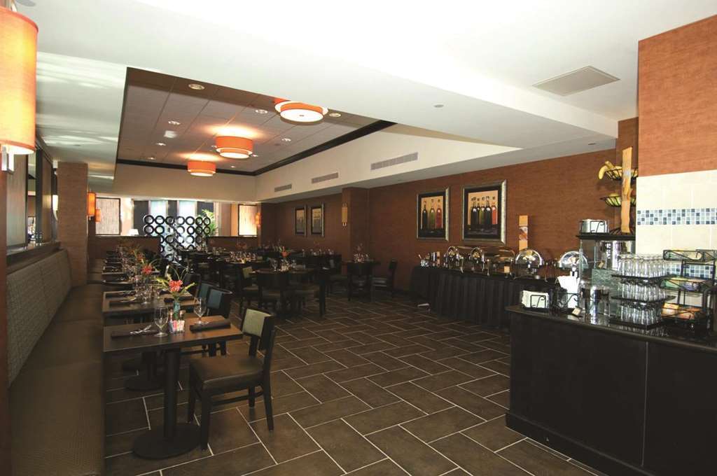 Doubletree Suites By Hilton Bentonville Restaurant foto
